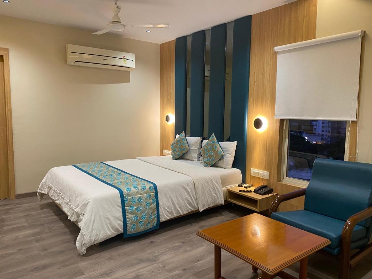 Hotel Apex International Vadodara Exterior foto